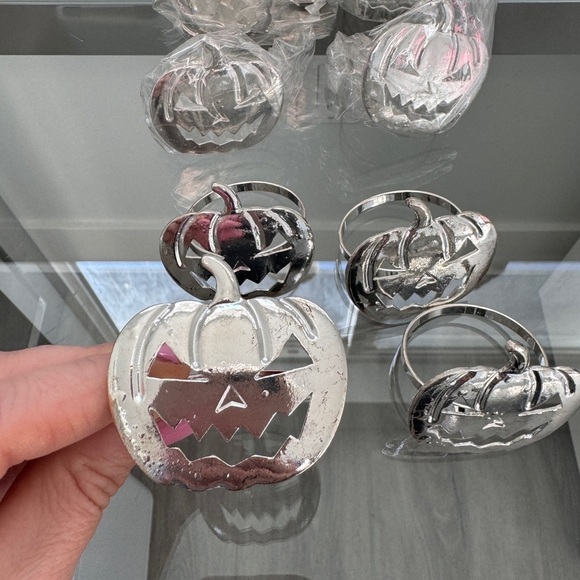 Pumpkin Shaped Silver Napkin Rings - Set of 12 - Picture 2 of 3